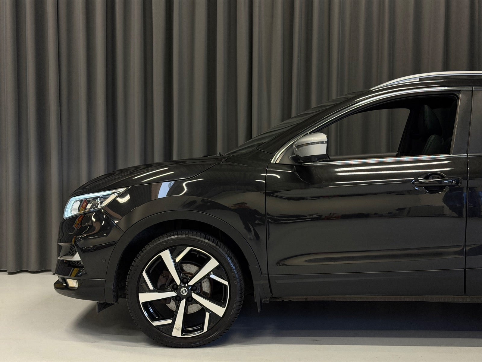 Sort Nissan Qashqai fra 2017