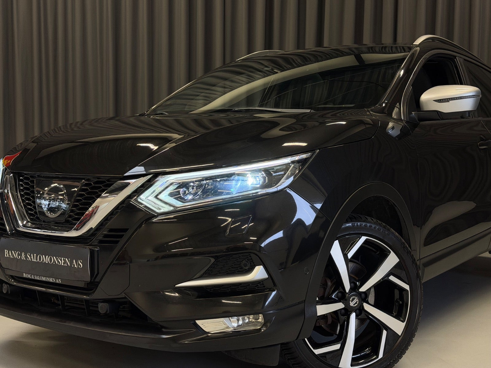 Sort Nissan Qashqai fra 2017