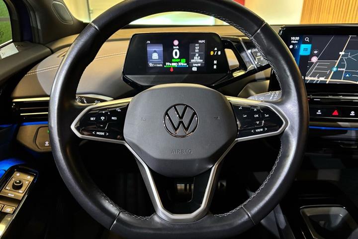 Blå VW ID.4 fra 2023
