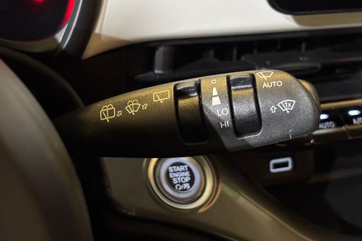 Hvid Fiat 500e fra 2023