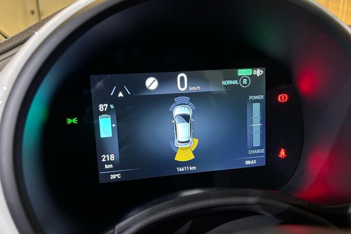Hvid Fiat 500e fra 2023