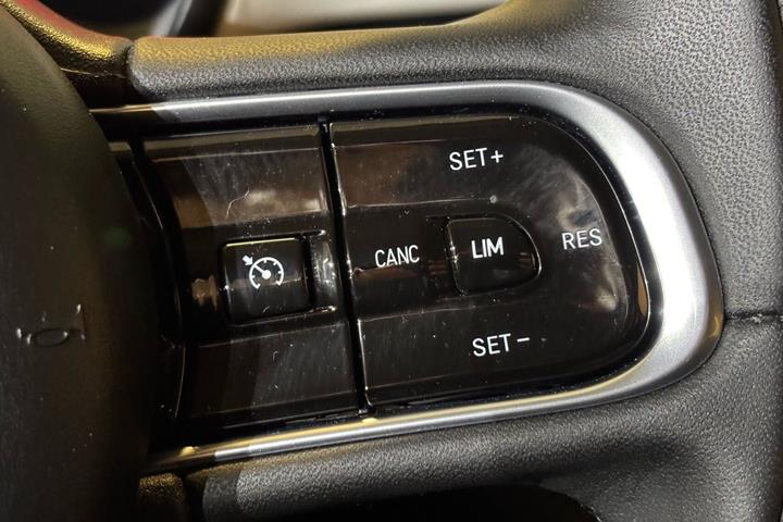 Hvid Fiat 500e fra 2023