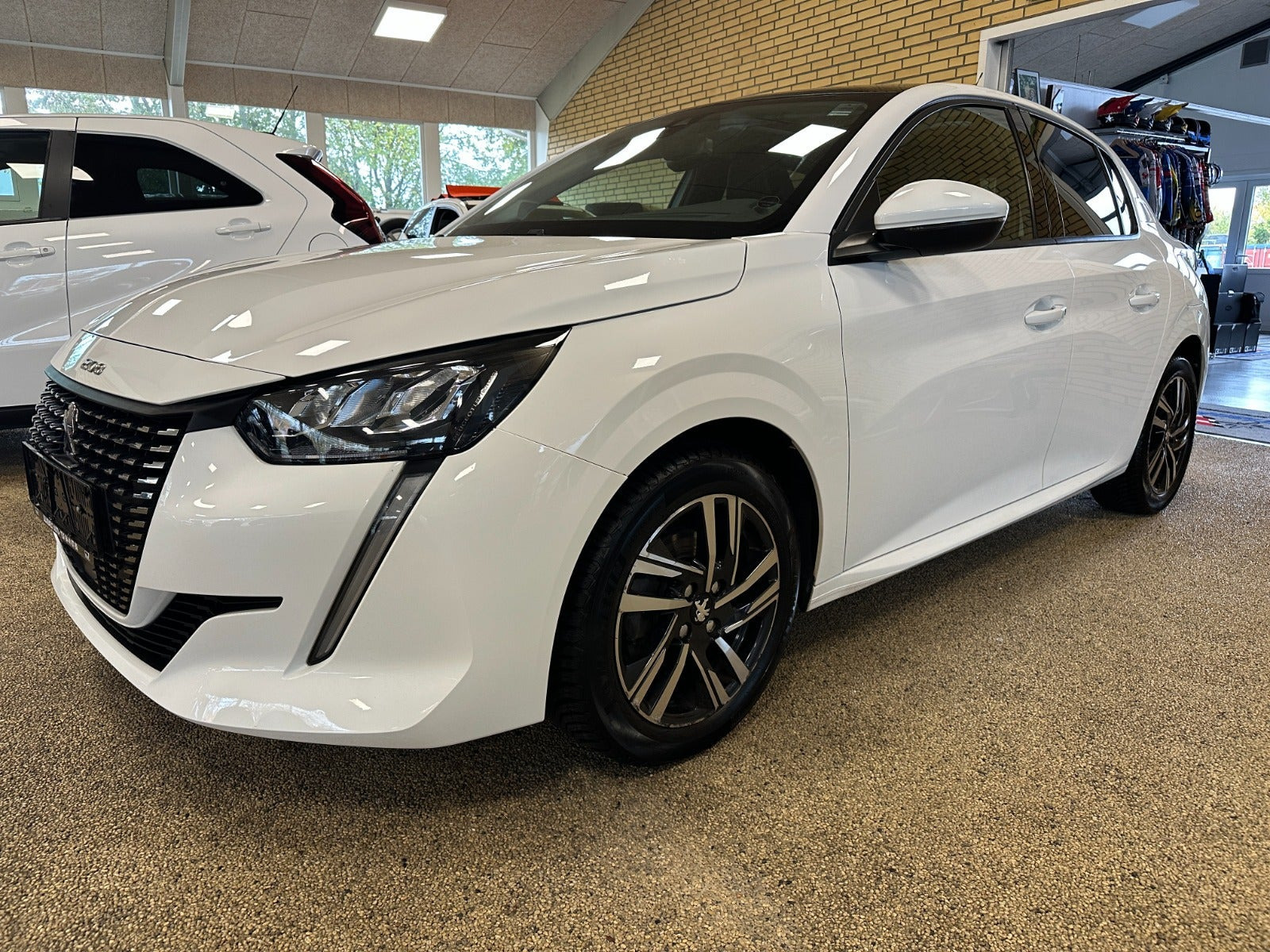Peugeot 208 1,2 PureTech 100 Allure Sky