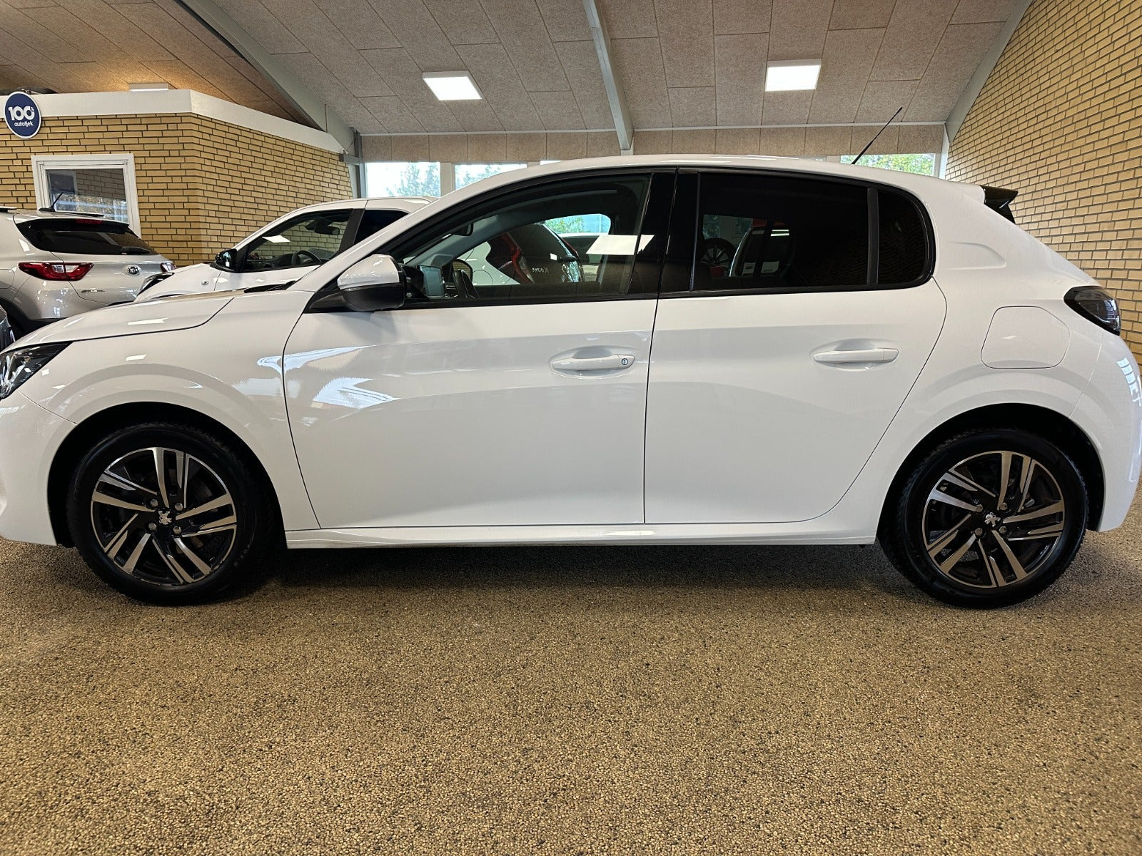 undefined Peugeot 208 fra 2020