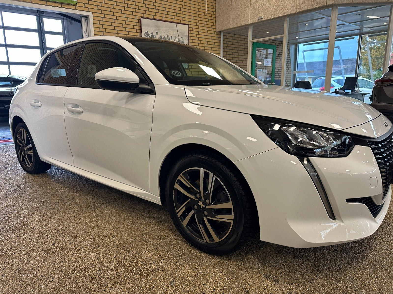 undefined Peugeot 208 fra 2020