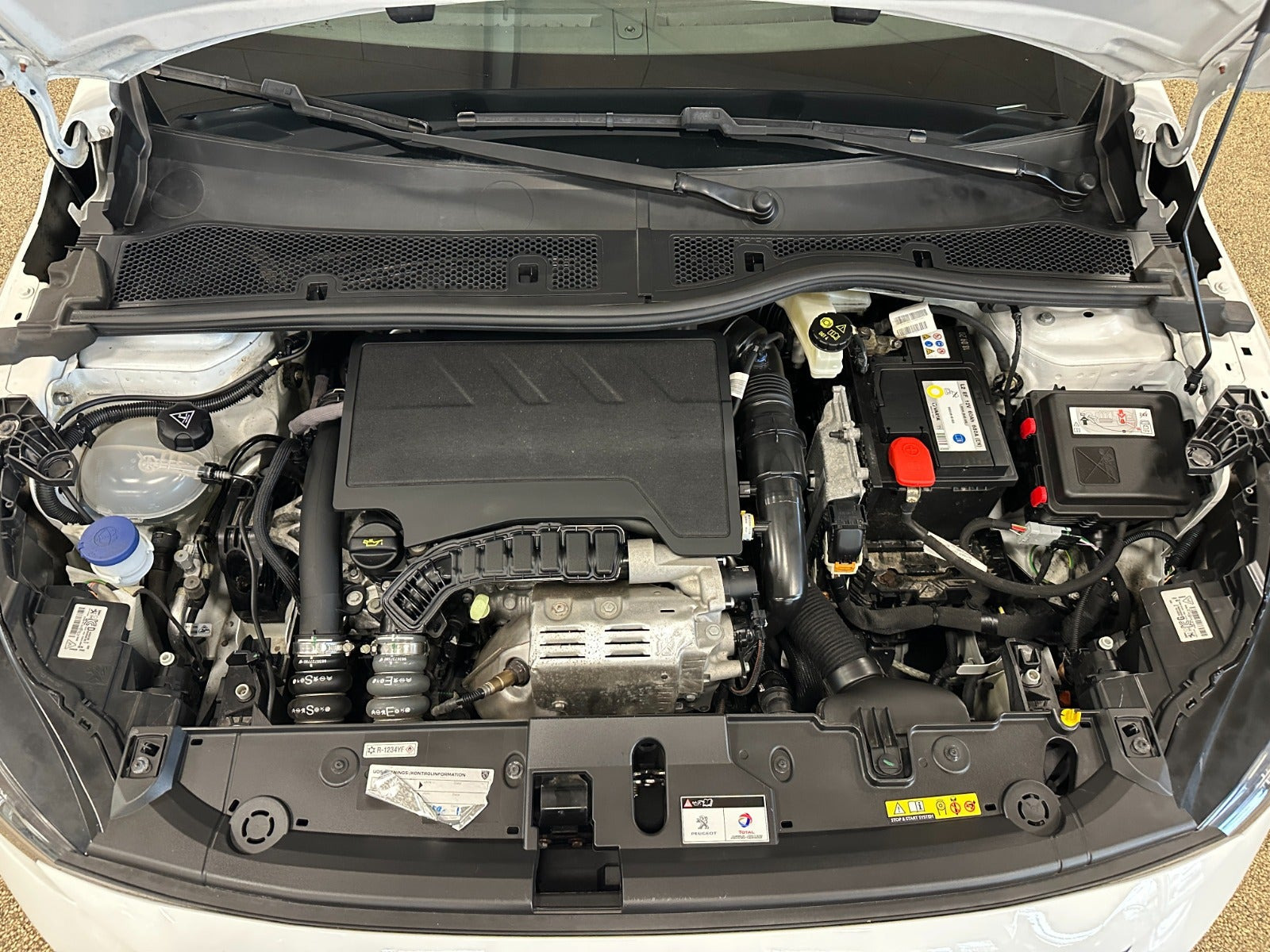 undefined Peugeot 208 fra 2020