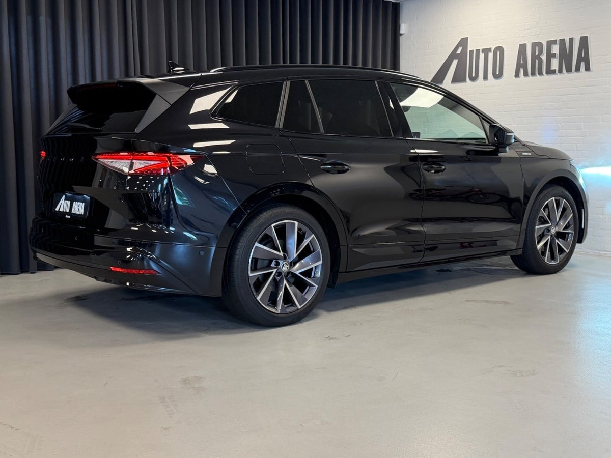 Sort Skoda Enyaq fra 2023