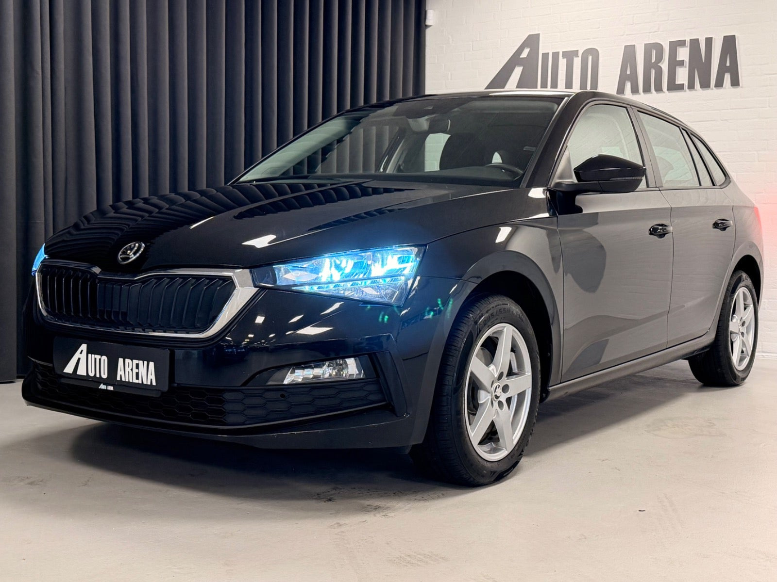 Sort Skoda Scala fra 2019