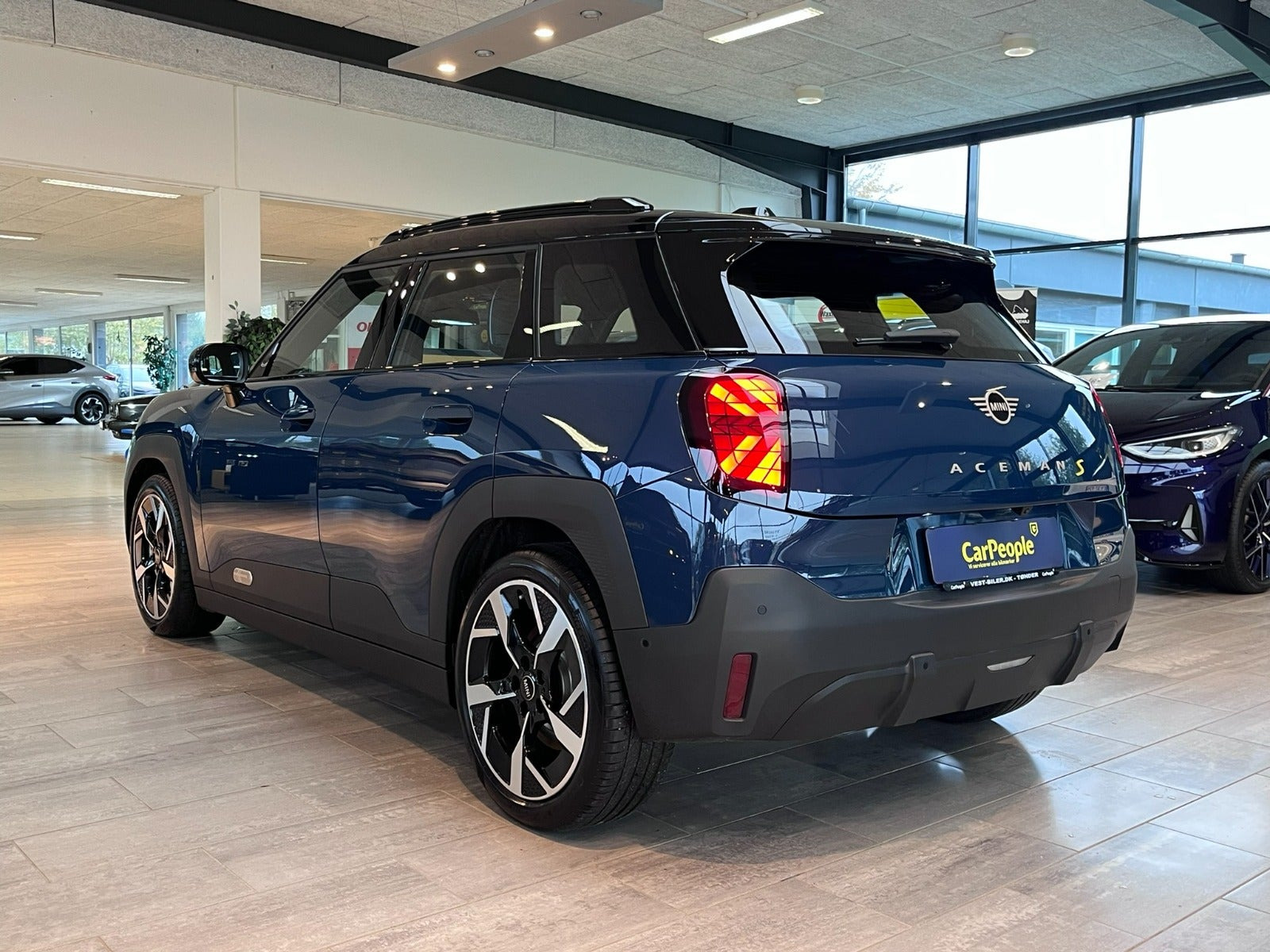 Blå Mini Aceman SE fra 2025