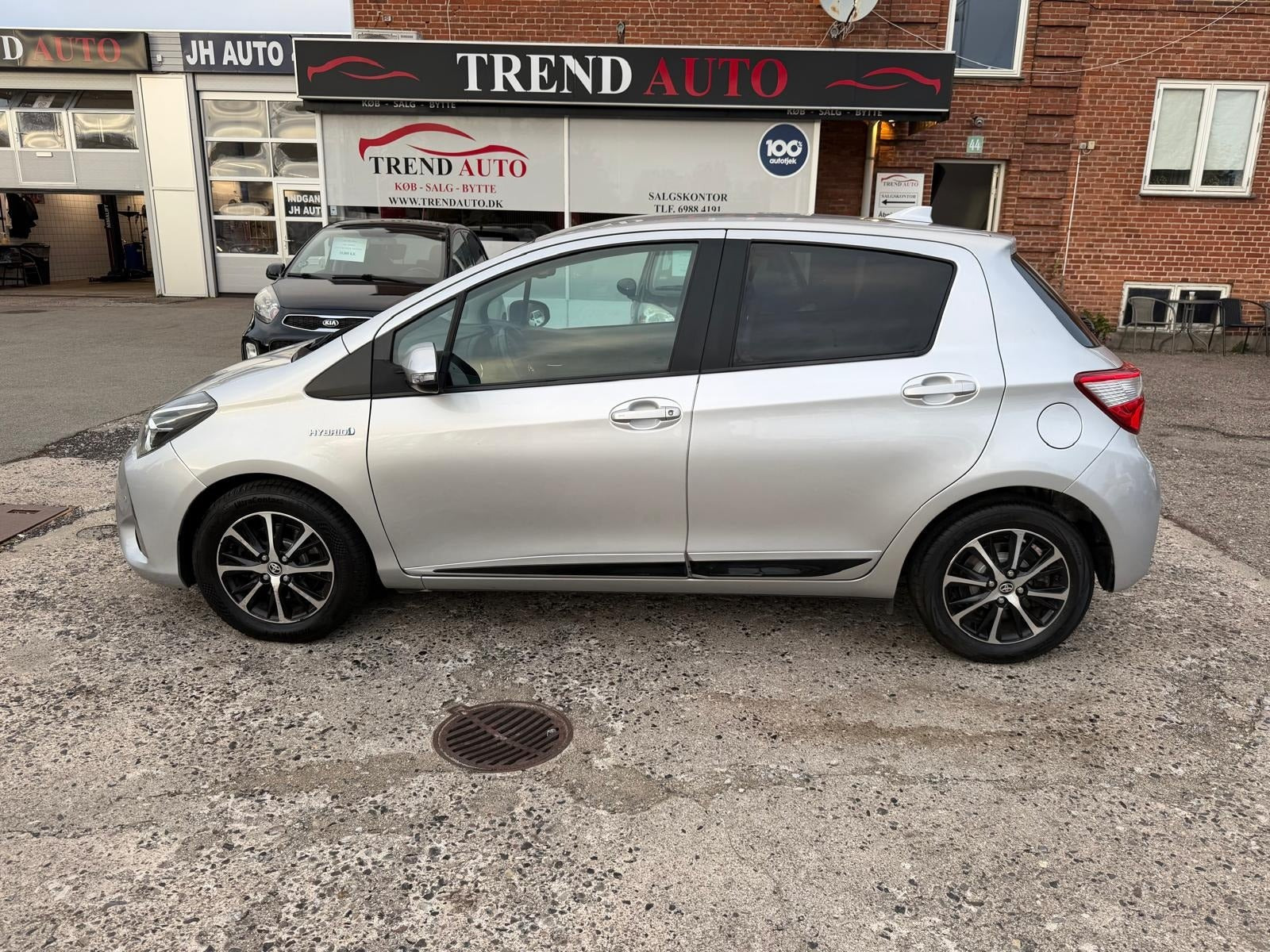 Sølv Toyota Yaris fra 2020