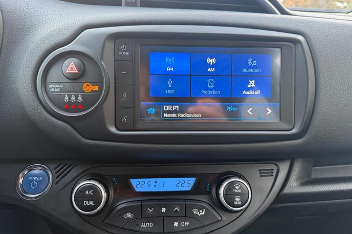 Sølv Toyota Yaris fra 2020