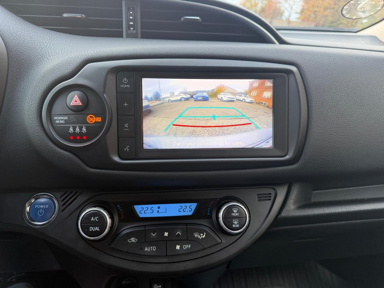 Sølv Toyota Yaris fra 2020