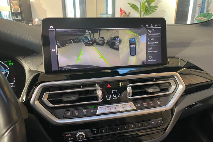 Sort BMW iX3 fra 2024