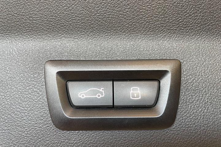 Sort BMW iX3 fra 2024