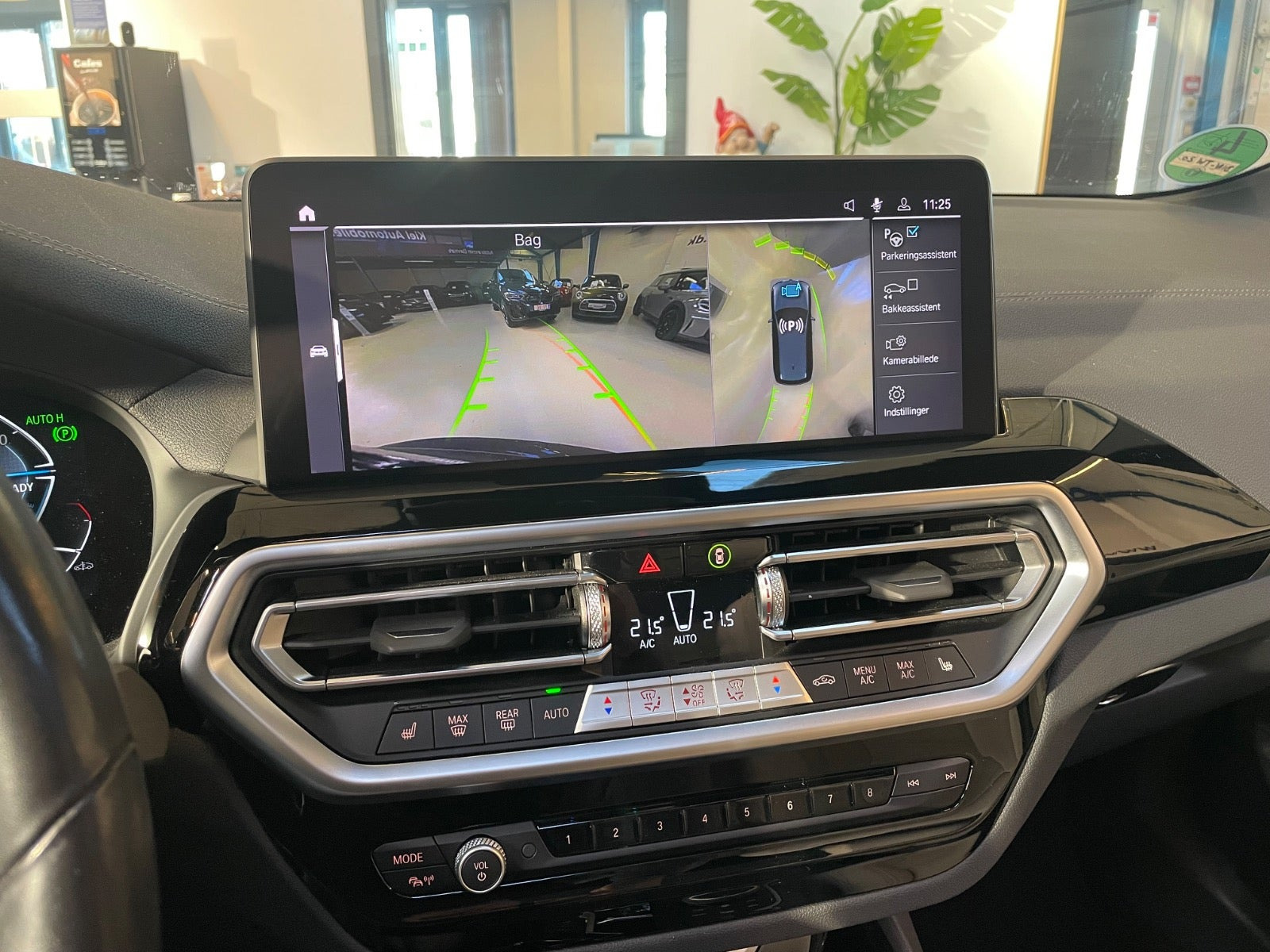 Sort BMW iX3 fra 2024