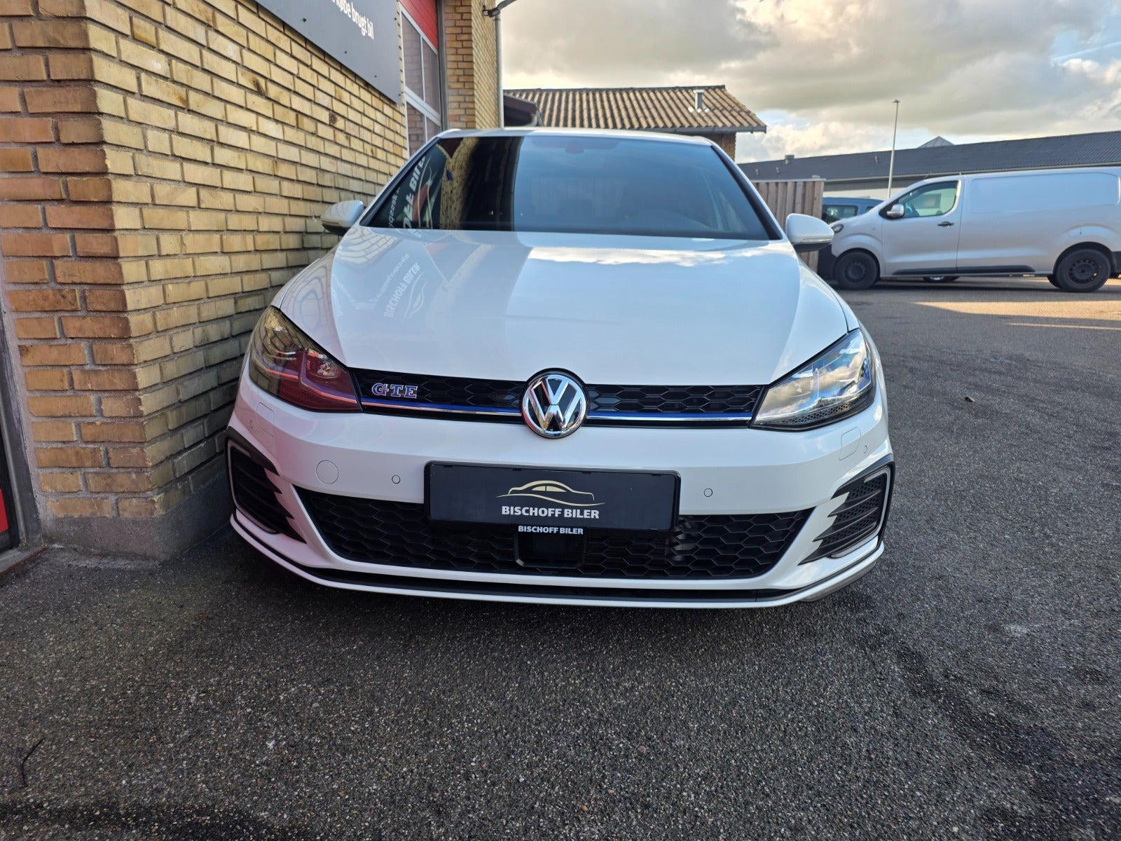 Hvid VW Golf VII fra 2020