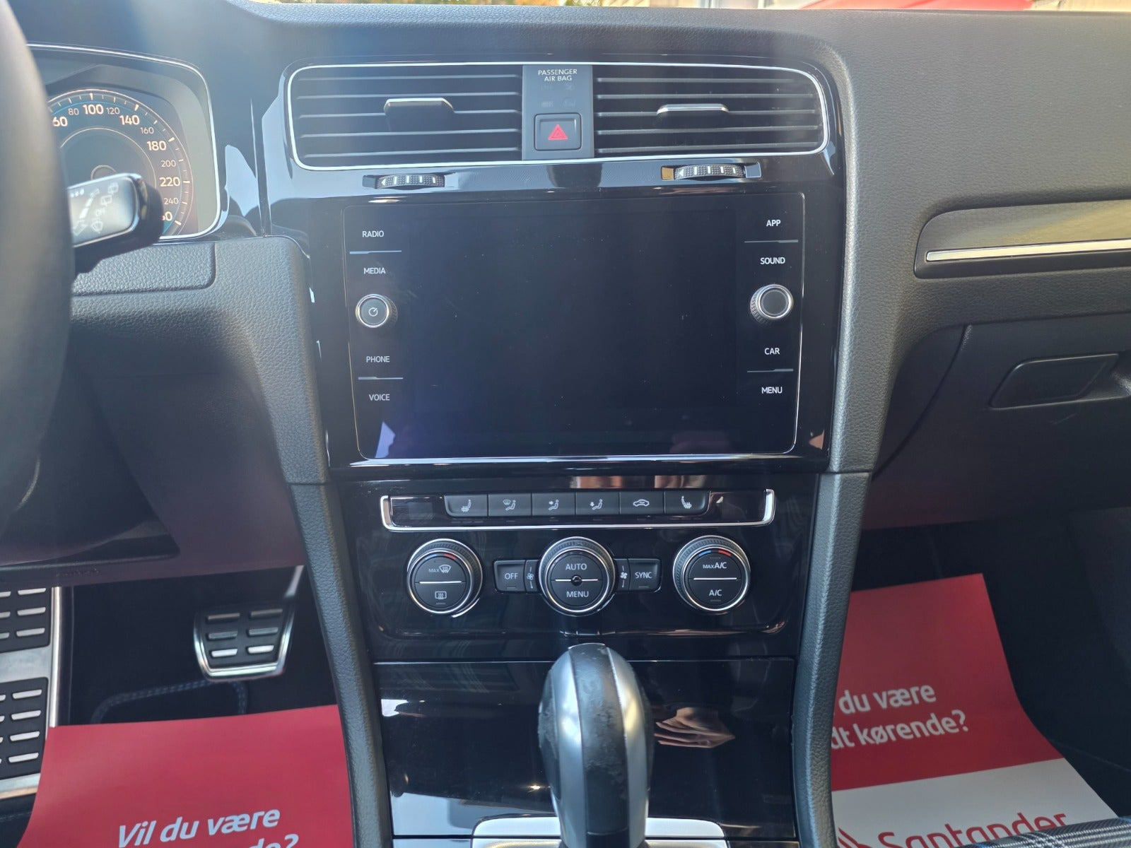 Hvid VW Golf VII fra 2020