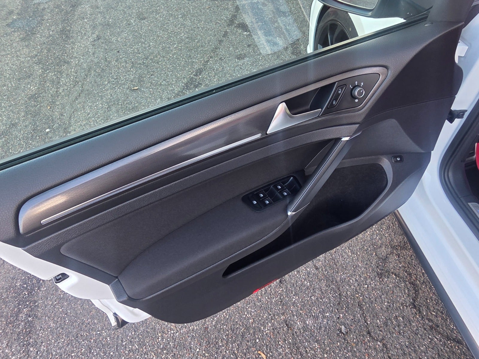 Hvid VW Golf VII fra 2020