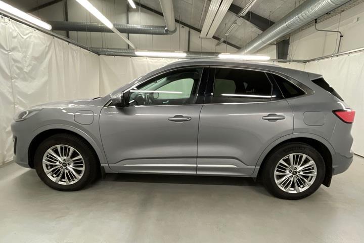 Grå Ford Kuga fra 2022
