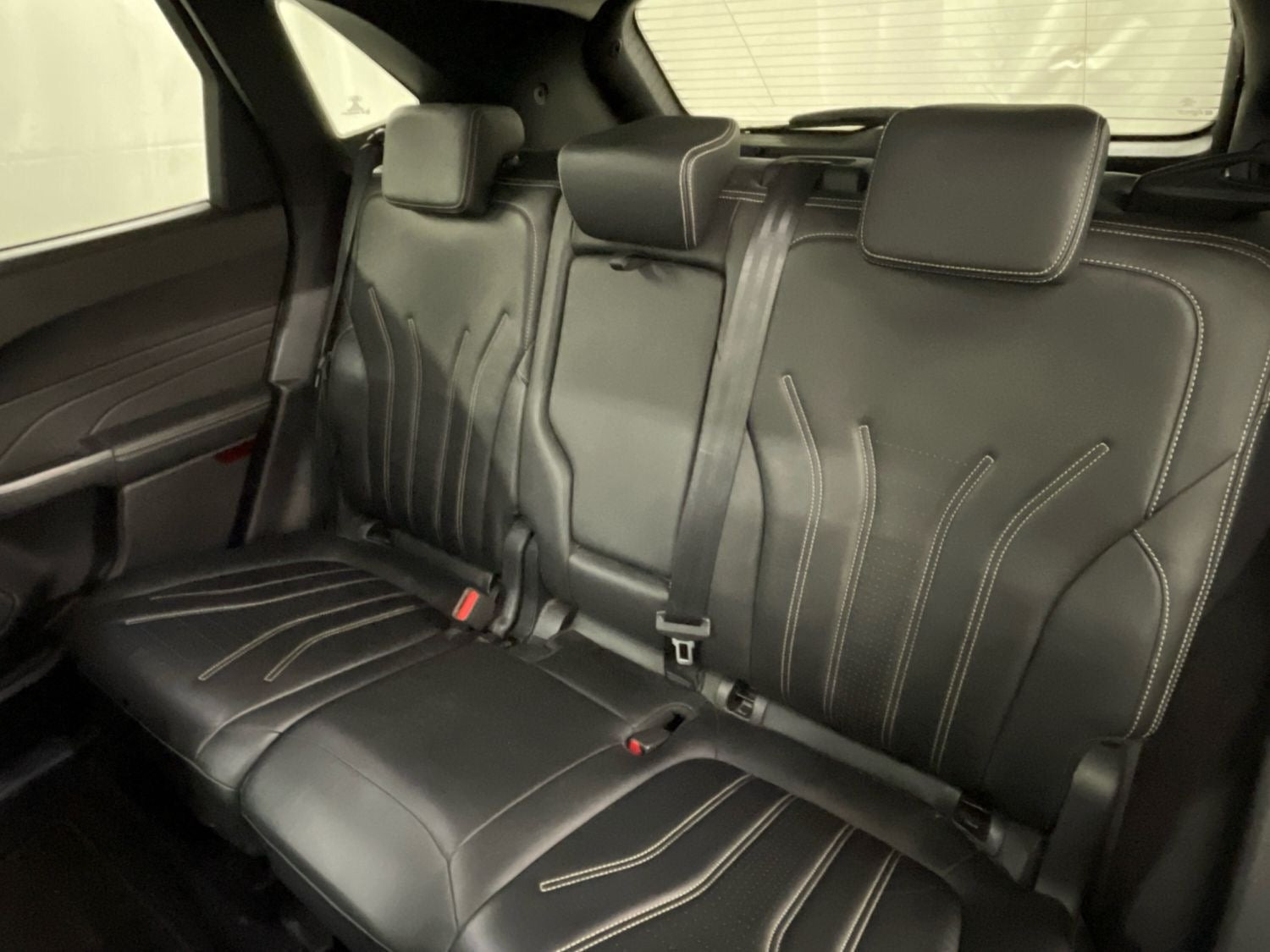 Grå Ford Kuga fra 2022
