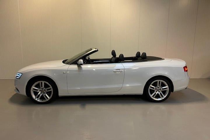 Hvid Audi A5 fra 2013