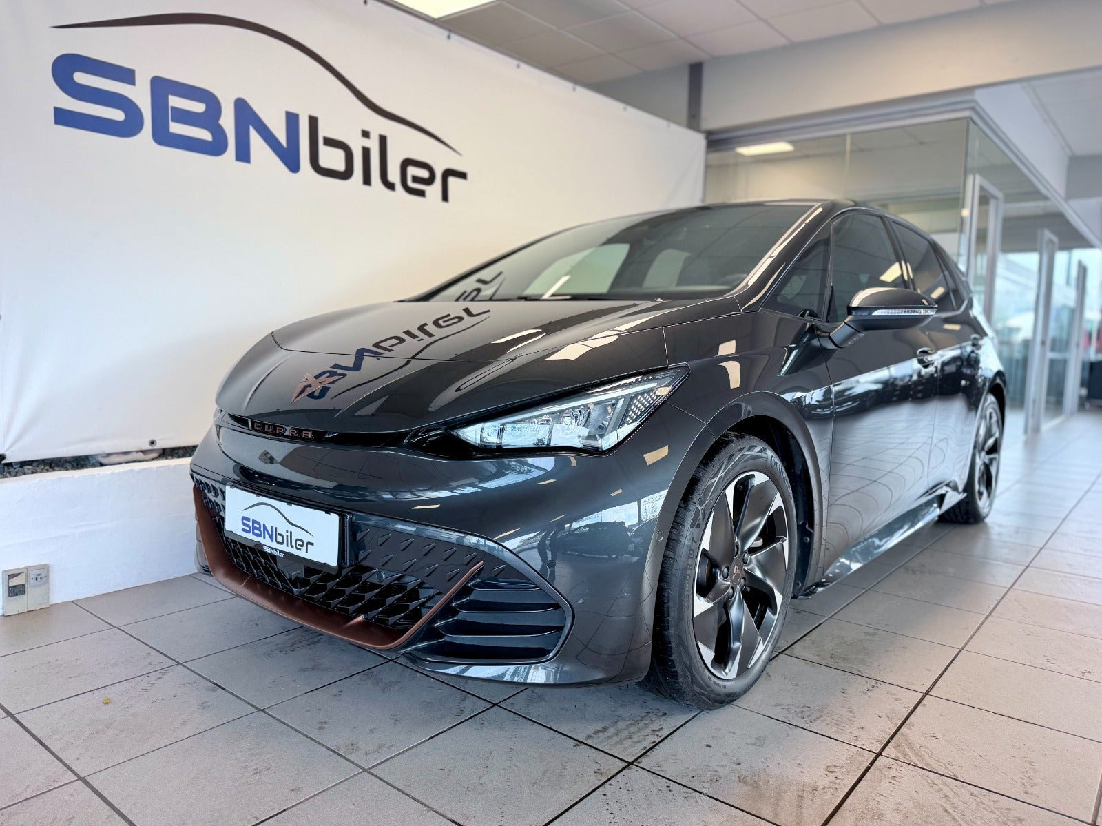 Grå Cupra Born fra 2023