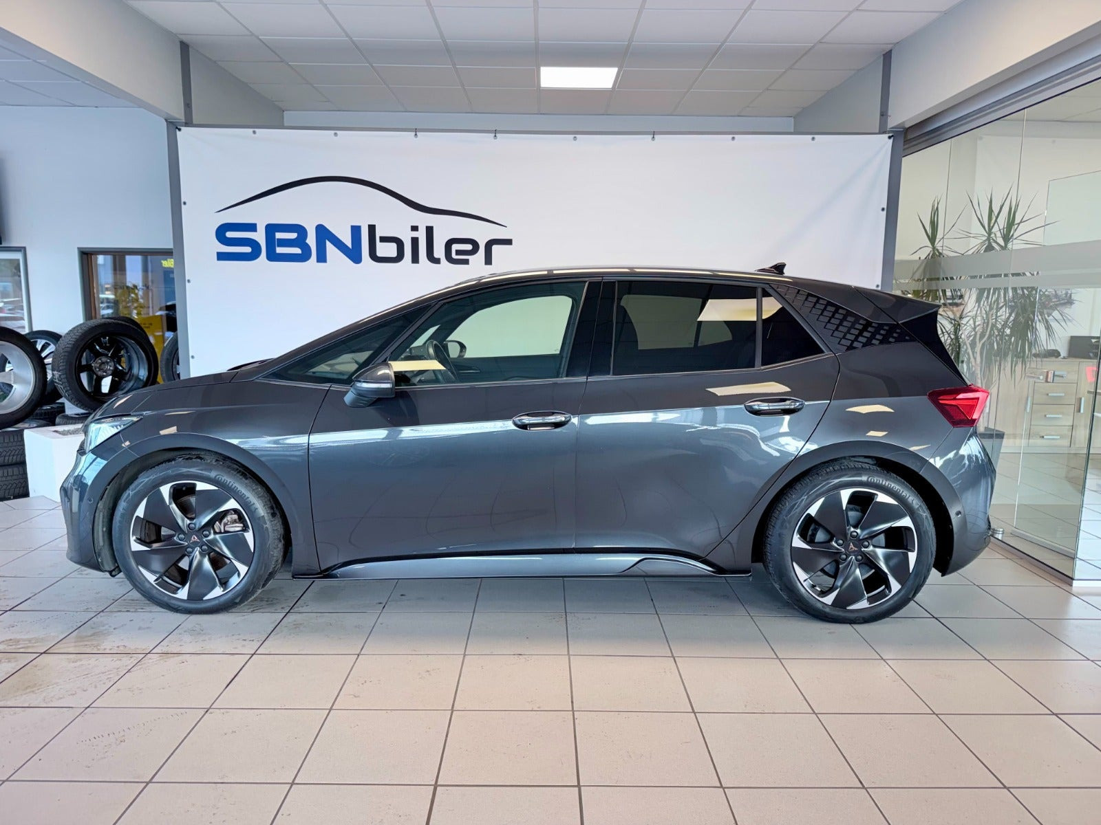 Grå Cupra Born fra 2023