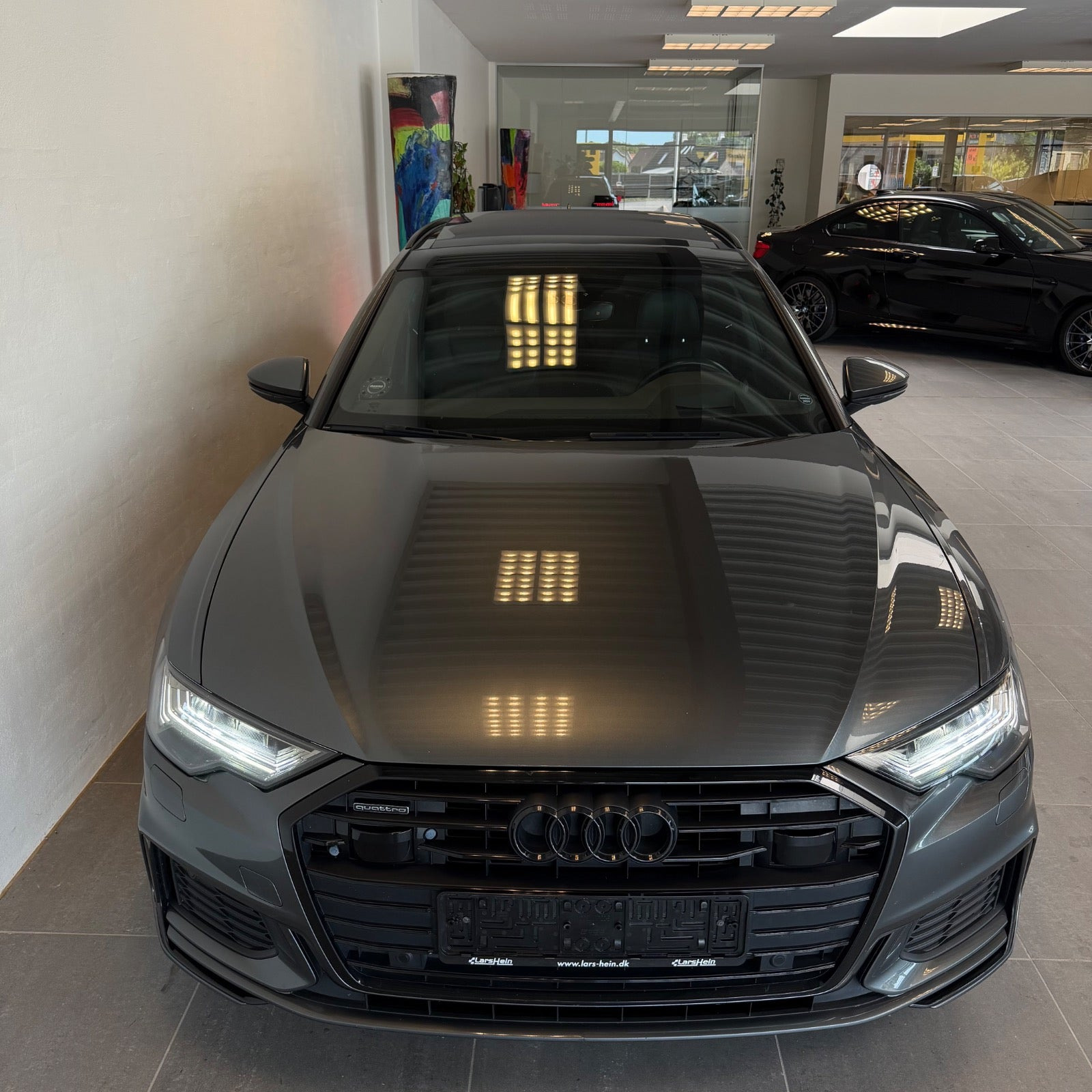 Grå Audi A6 fra 2018