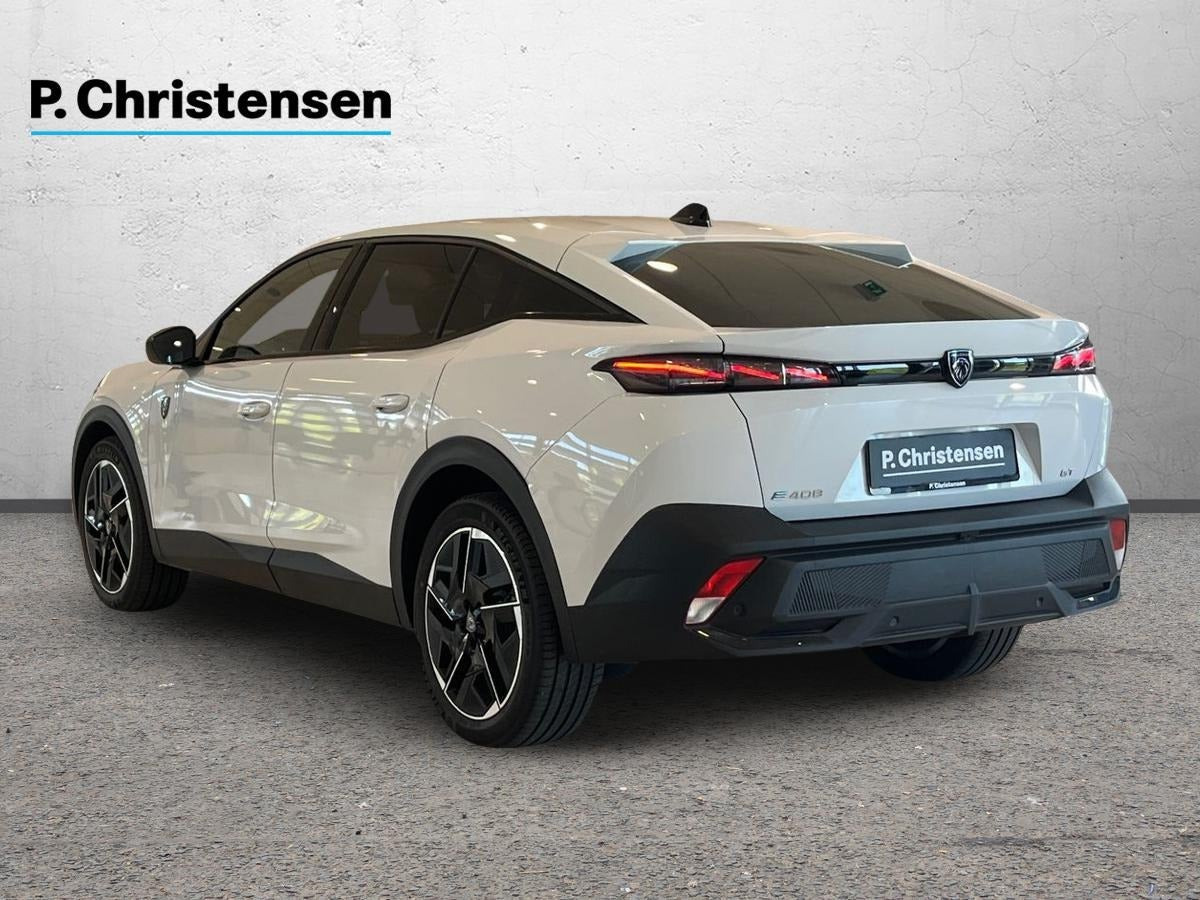 Hvid Peugeot e-408 fra 2025