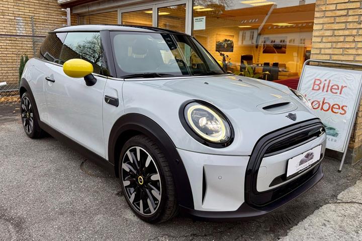 Hvid Mini Cooper SE fra 2021