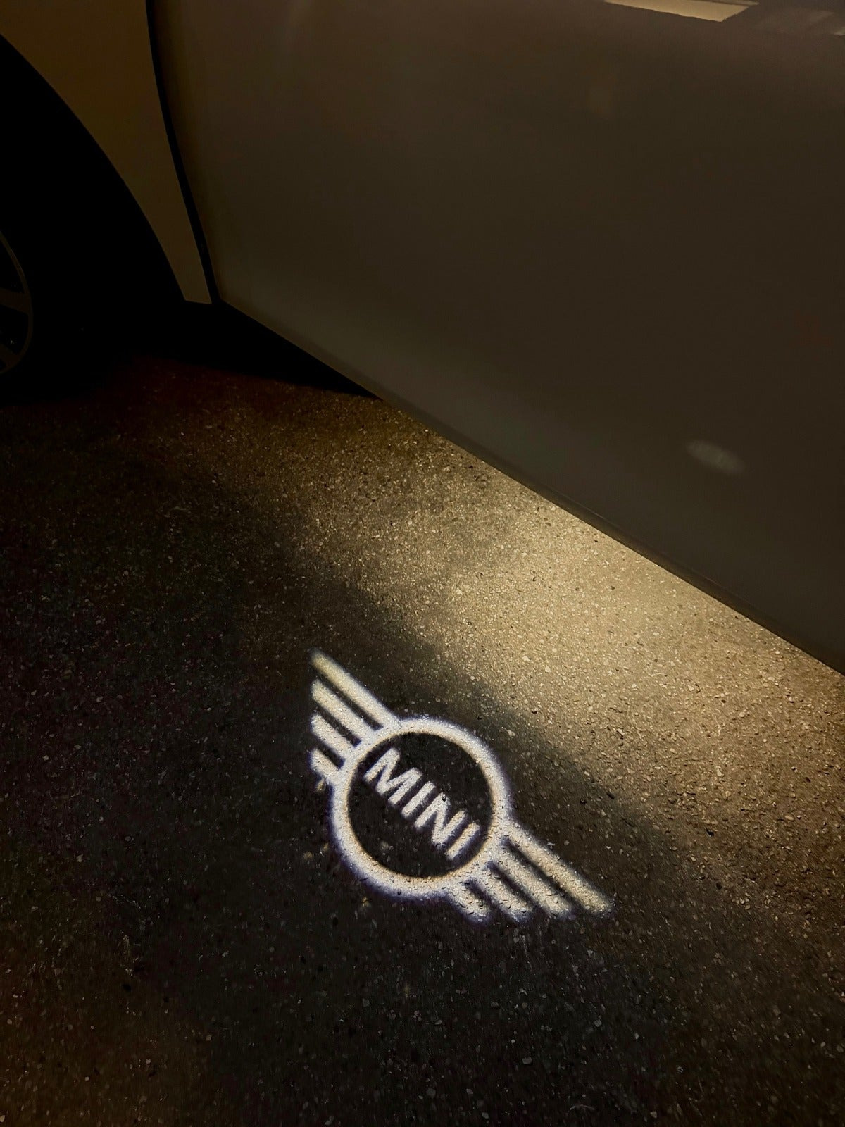 Hvid Mini Cooper SE fra 2021