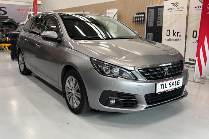 Sølv Peugeot 308 fra 2017