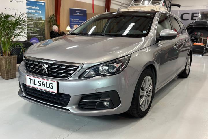 Sølv Peugeot 308 fra 2017