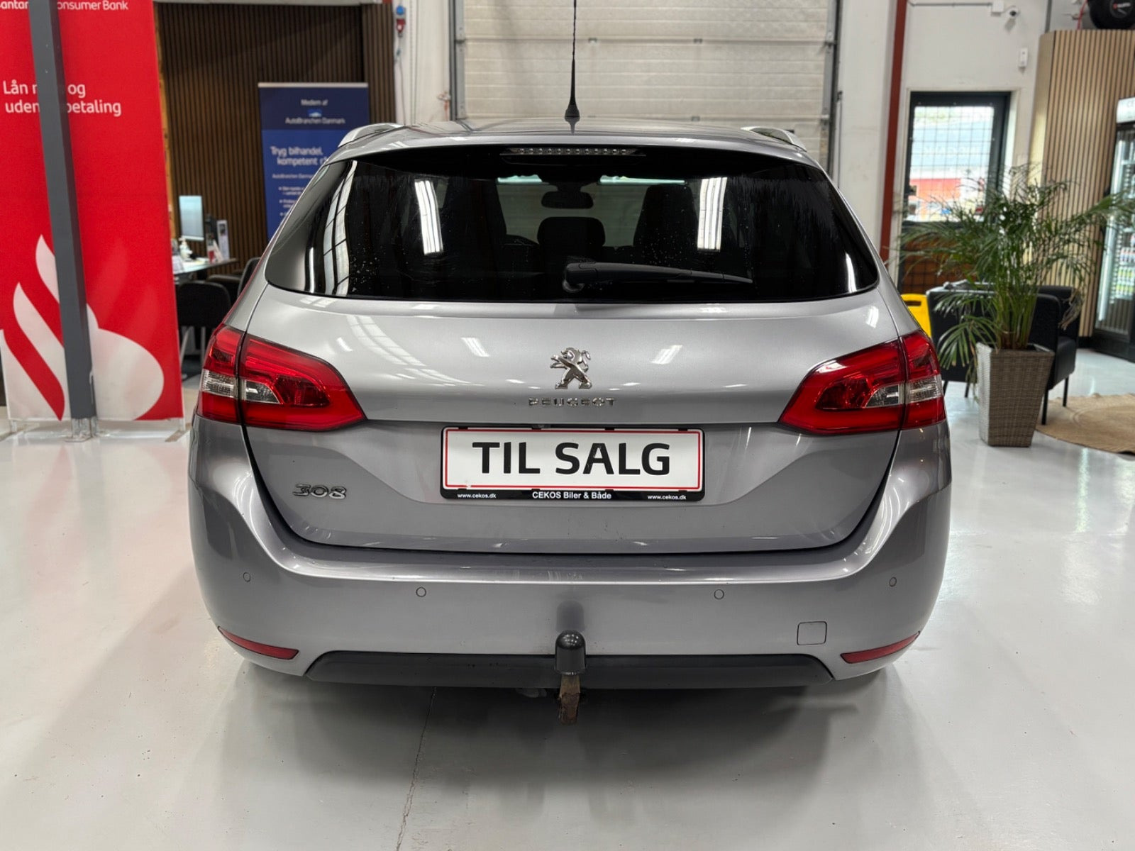 Sølv Peugeot 308 fra 2017