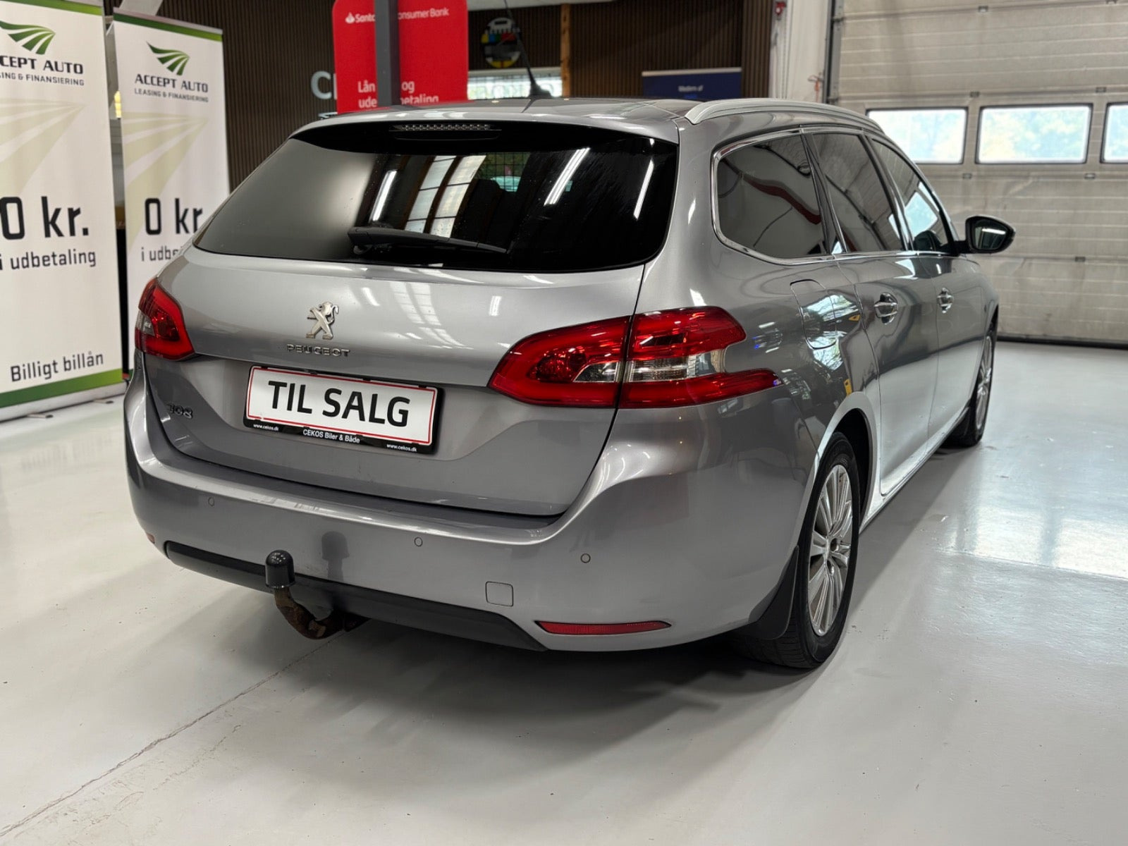Sølv Peugeot 308 fra 2017