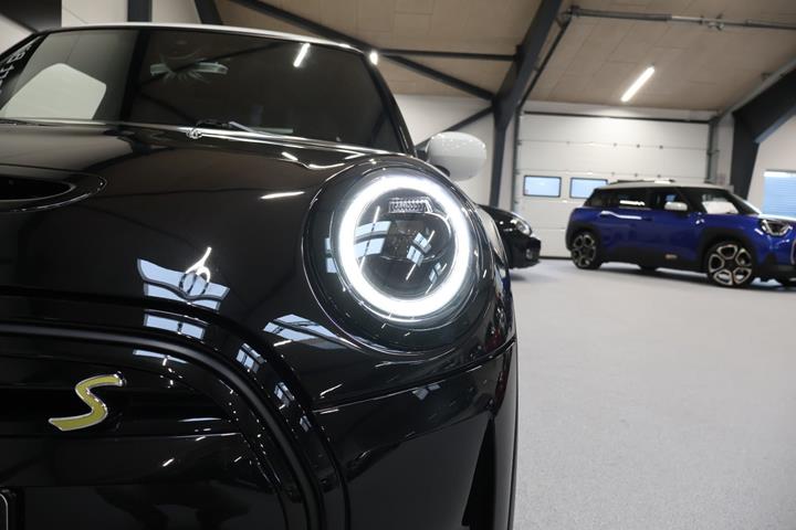 Sort Mini Cooper SE fra 2022