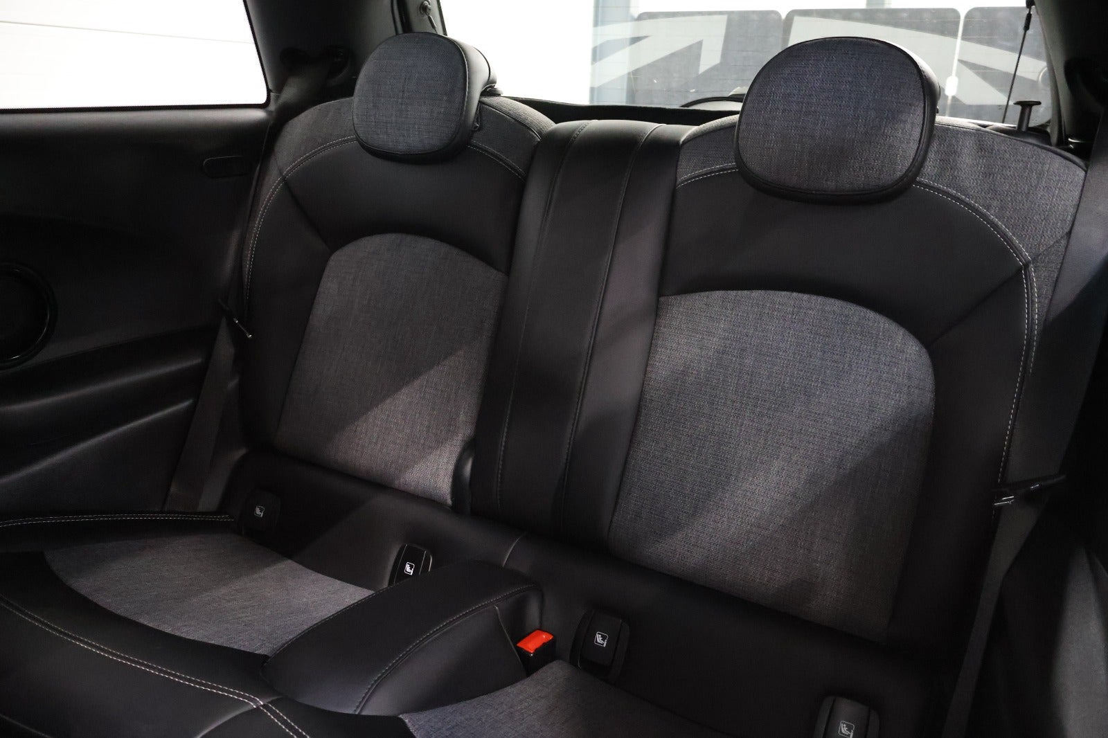 Sort Mini Cooper SE fra 2022