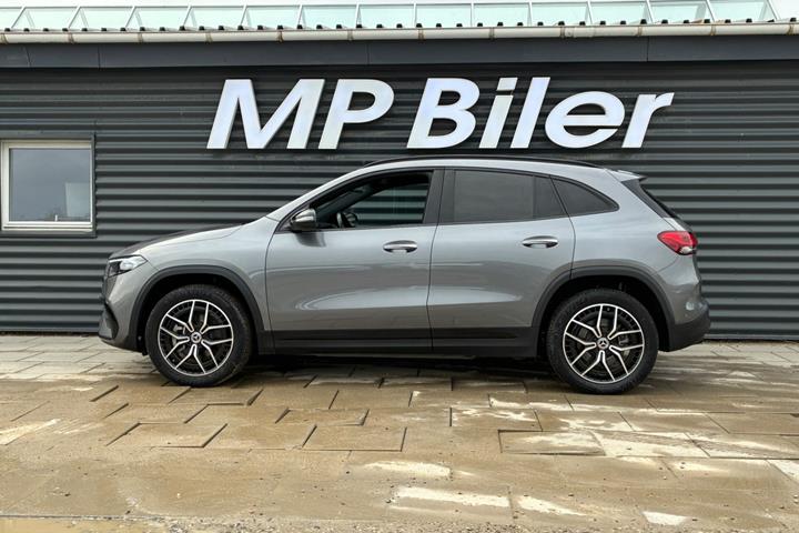 Grå Mercedes EQA250+ fra 2023