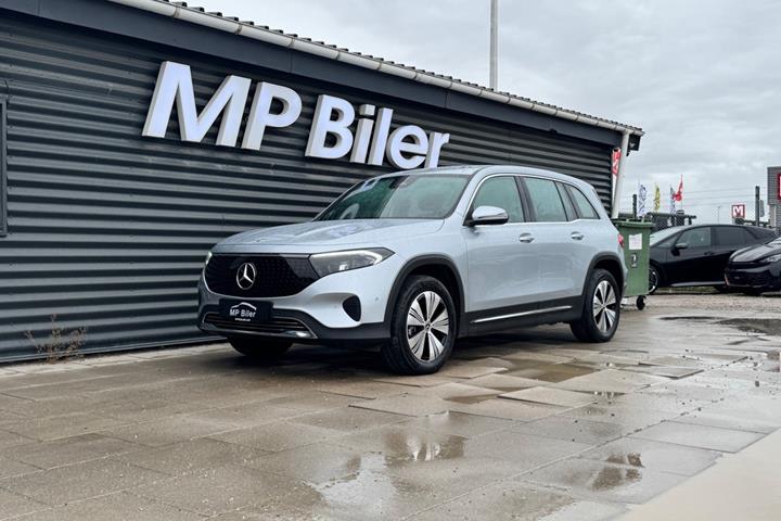 Sølv Mercedes EQB250+ fra 2024