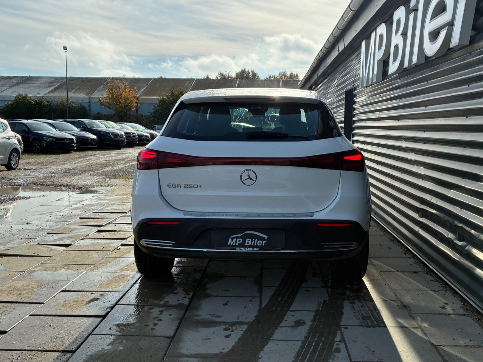Hvid Mercedes EQA250+ fra 2024