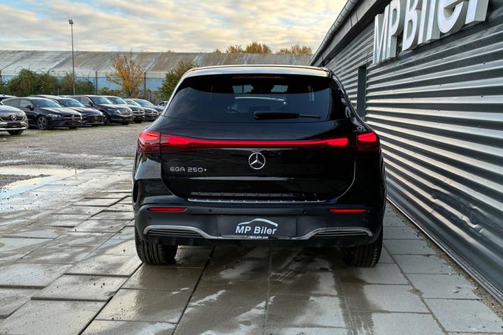 Sort Mercedes EQA250+ fra 2024