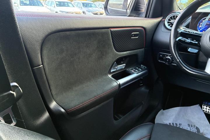 Sort Mercedes EQA250+ fra 2024