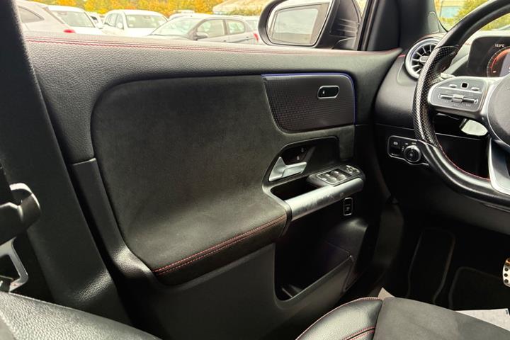 Sort Mercedes EQA250+ fra 2024