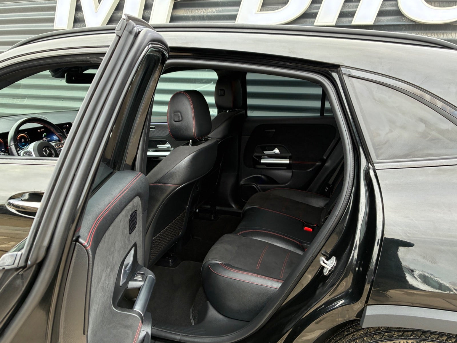 Sort Mercedes EQA250+ fra 2024