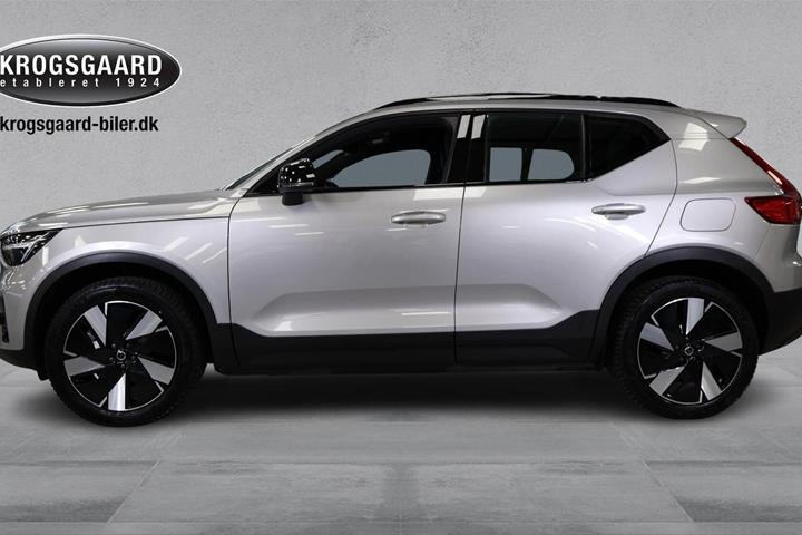 Sølv Volvo XC40 fra 2023
