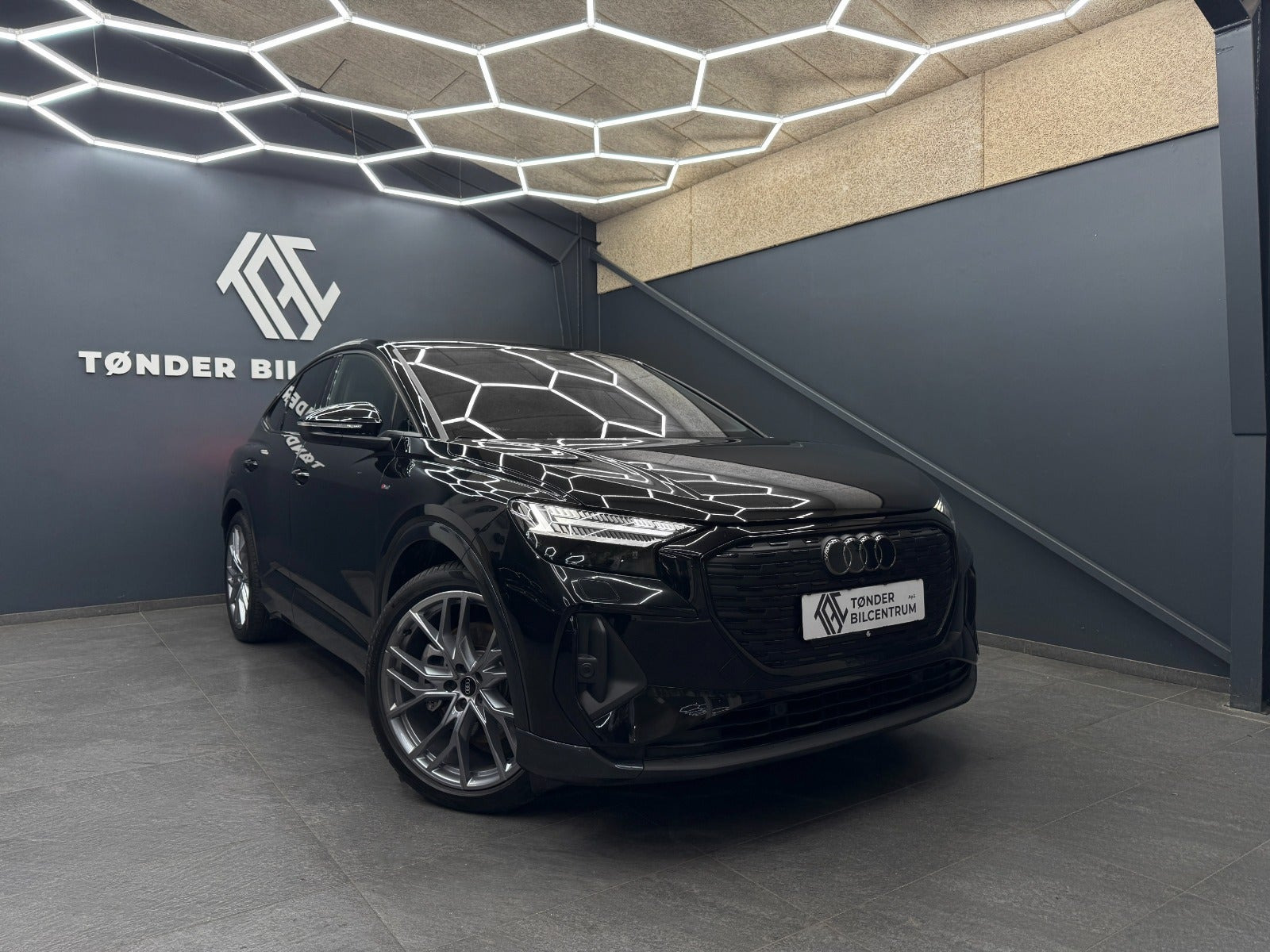 Sort Audi Q4 e-tron fra 2024