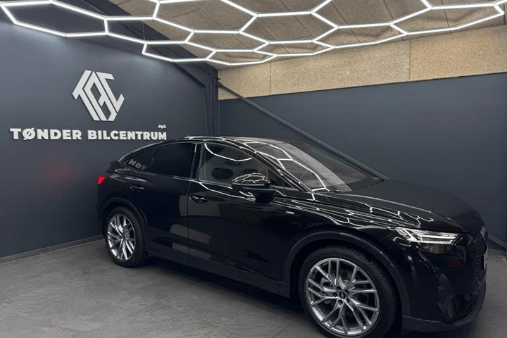 Sort Audi Q4 e-tron fra 2024