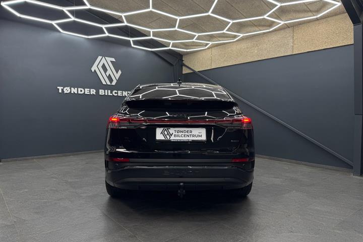 Sort Audi Q4 e-tron fra 2024
