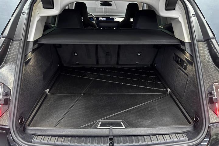 Sort BMW iX fra 2023