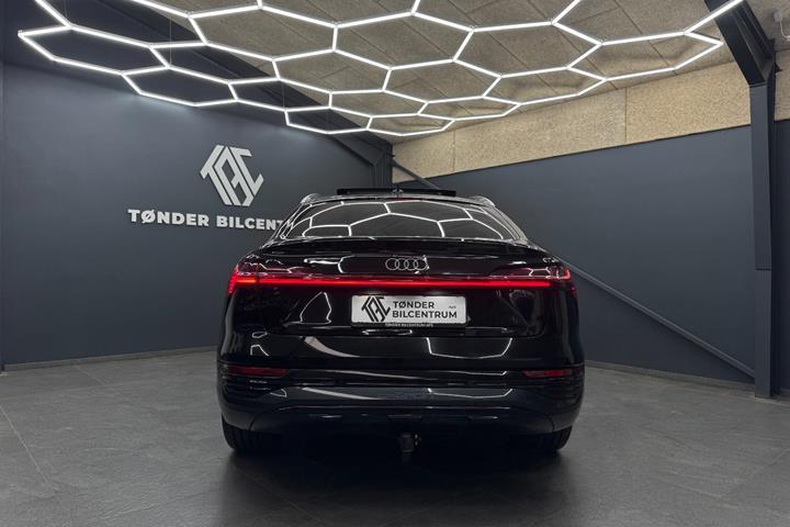 Sort Audi Q8 e-tron fra 2024